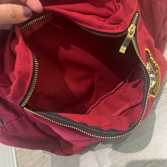 Universal Studios Harry Potter- Gryffindor Backpack - Picture 4 of 11